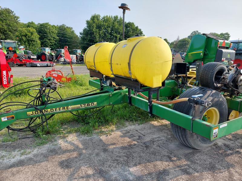 Planting & Seeding  John Deere 1780 Corn Planter Photo